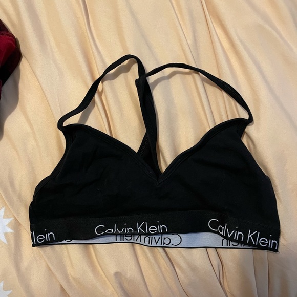 Super cute and flattering Calvin Klein bra - Picture 1 of 4